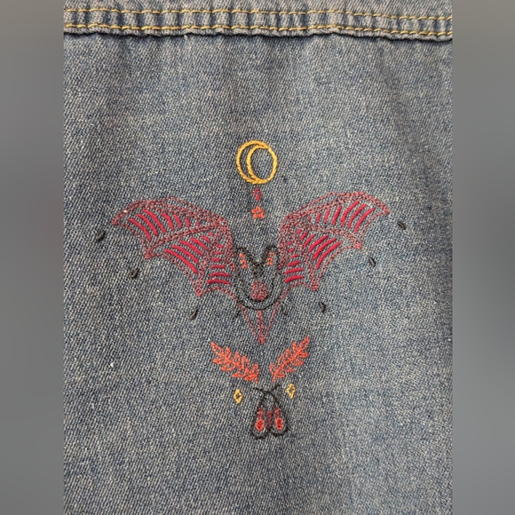 Hand Embroidered womensplus size jean jacket size 3xl halloween bat moon moth - Picture 4 of 7